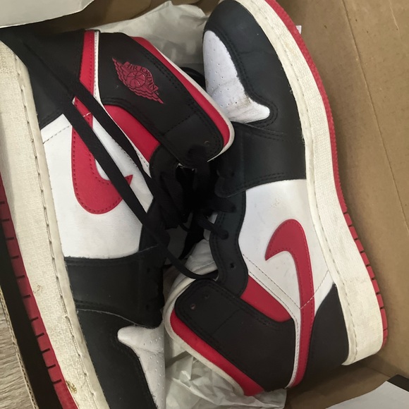 Air jordan 1 ( BIG KID SIZE 7Y)